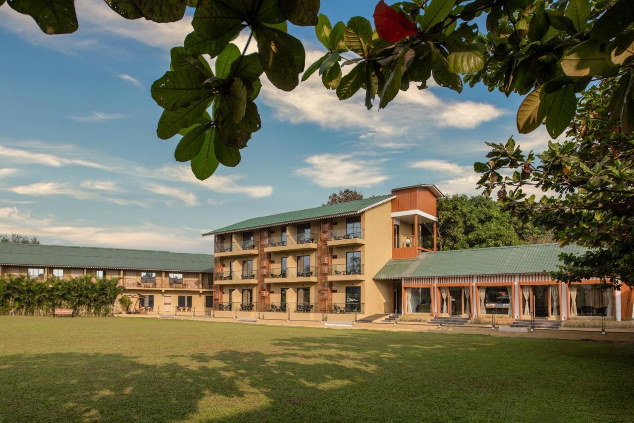 Paramount Riverfront Resort & Spa, Karjat Luaran gambar