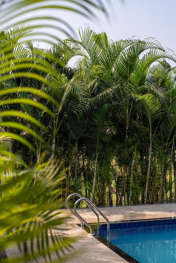 Paramount Riverfront Resort & Spa, Karjat Luaran gambar