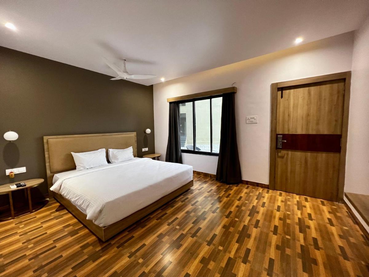Paramount Riverfront Resort & Spa, Karjat Luaran gambar