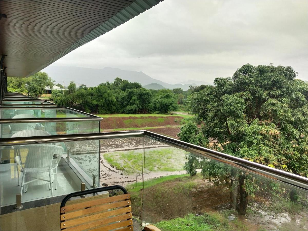 Paramount Riverfront Resort & Spa, Karjat Luaran gambar