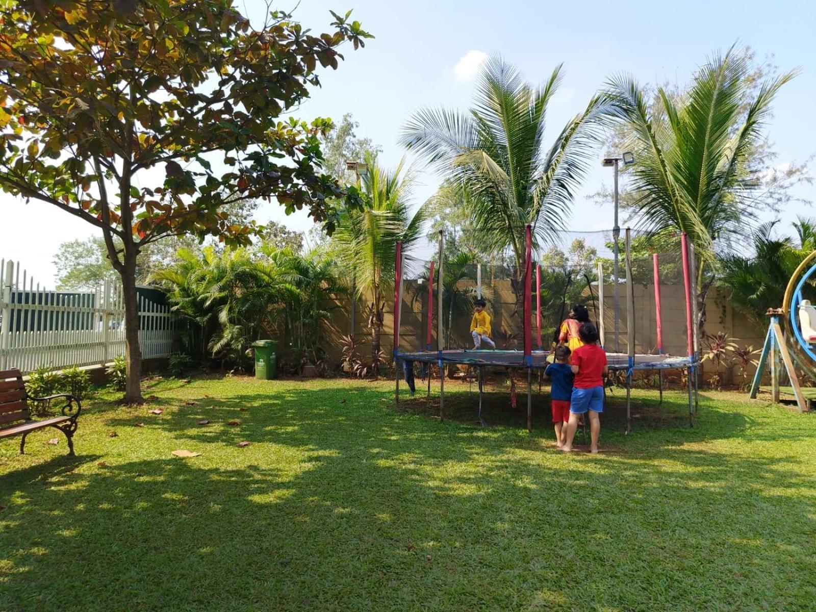 Paramount Riverfront Resort & Spa, Karjat Luaran gambar